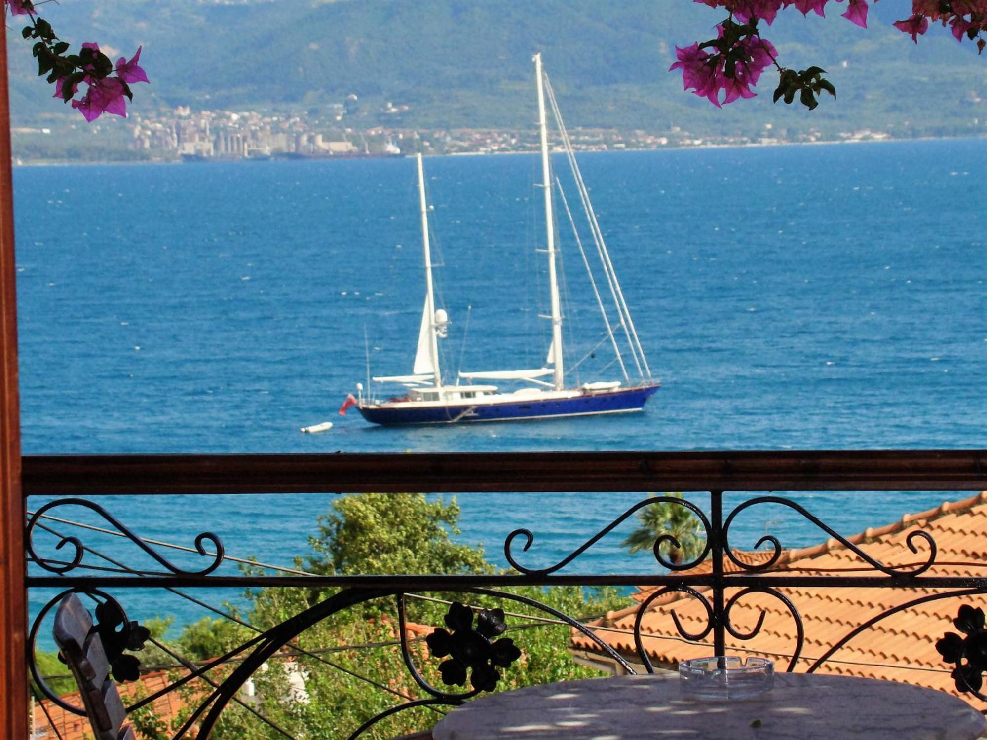 Ilion Hotel Nafpaktos エクステリア 写真